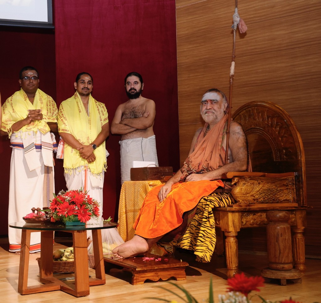 Anugraha Bhashanam and blessings from Sri Kanchi Kamakoti Peetadhipati
