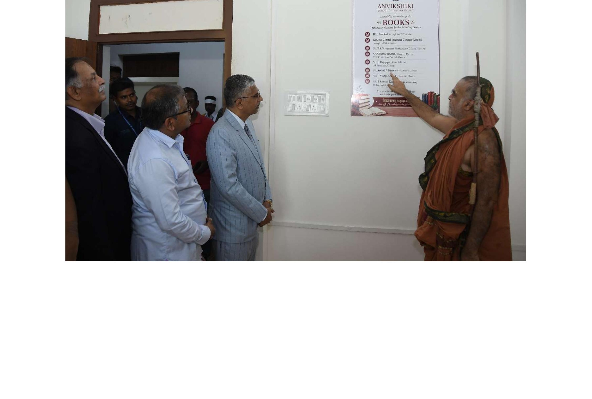 Distinguished panel of judges, academicians and industry leaders